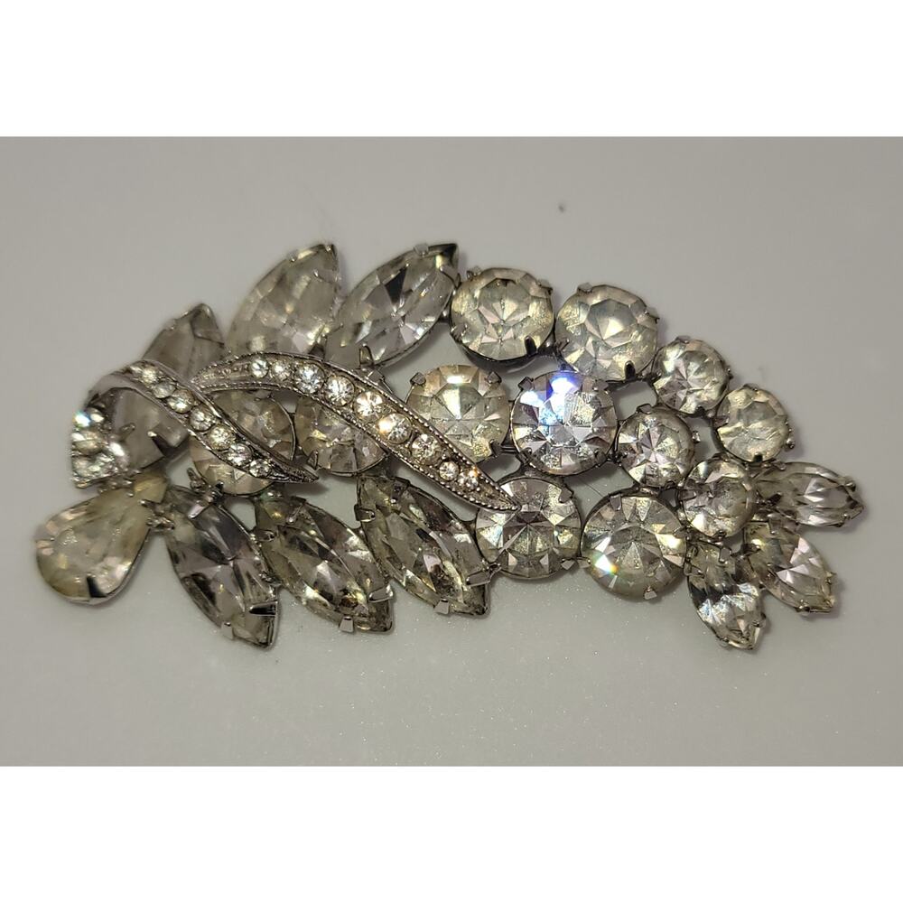 Vintage Silver-tone Leaf Style Brooch w/ Clear Chaton & Marquise Rhinestones - Picture 2 of 14